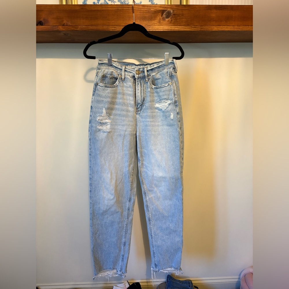 American Eagle Outfitters Light Blue Distressed Boyfriend Jeans
